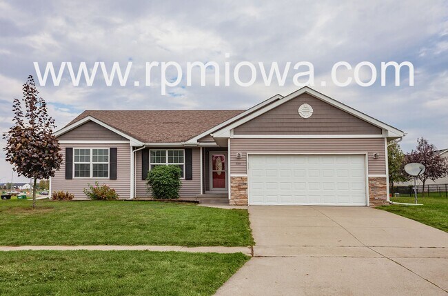 Foto del edificio - ESTABLISHED NEIGHBORHOOD!!! 4 Bedroom, 3 Bath Home in Ankeny
