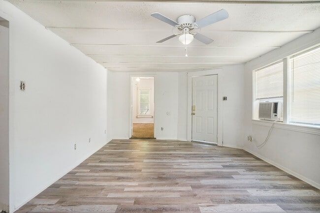 Building Photo - 111 W Atchley Ave