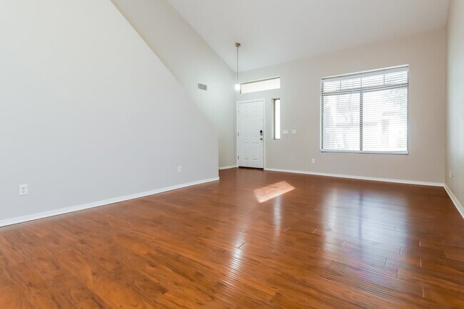 Foto del edificio - 3802 N 104th Ave