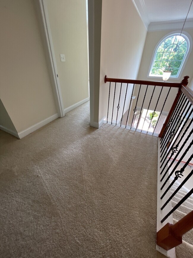 Building Photo - 838 Lion Ln