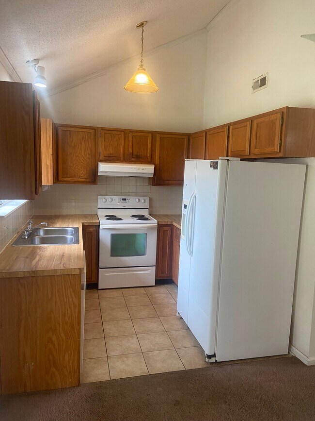 Building Photo - 6621 Pinta Ct