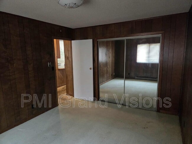Building Photo - 955 4th St