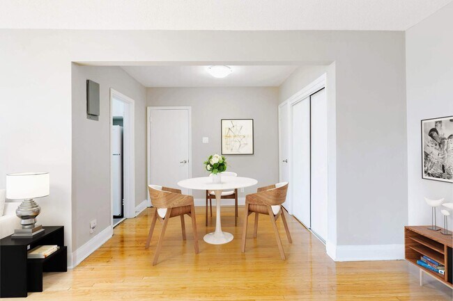 Photo du bâtiment - 14,18,22,26 Engelhart Crescent