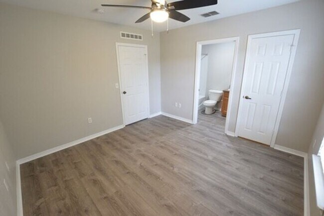 Foto del edificio - 3648 N Goldenrod Rd