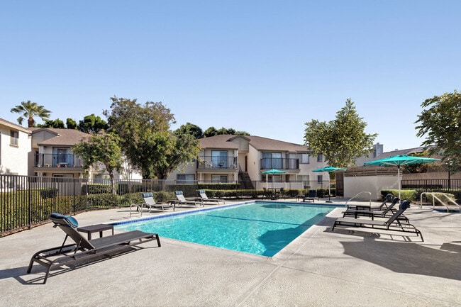Building Photo - Rosewood Apartments