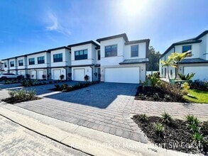 Building Photo - 27851 Solis Grande Dr