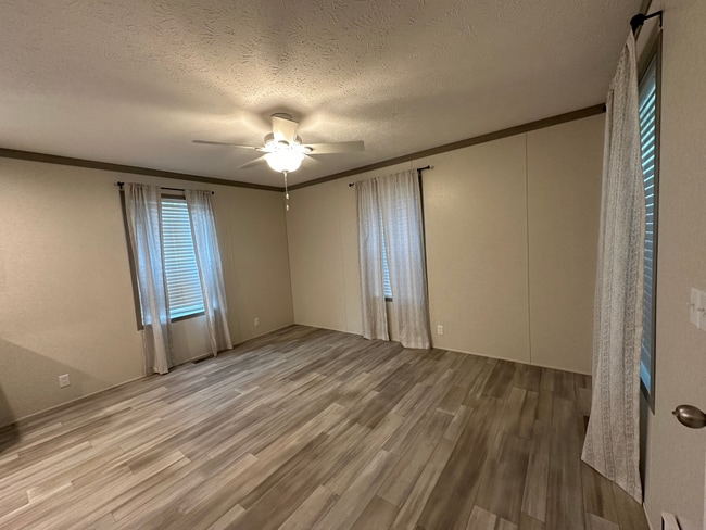 Building Photo - 5494 Blindmans Cove