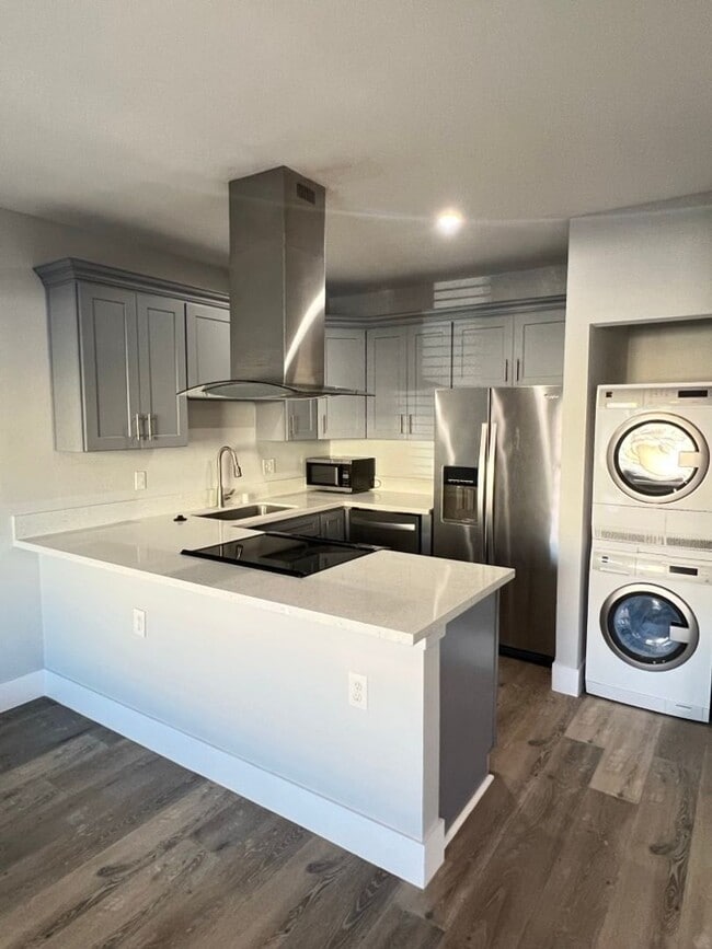 Building Photo - 1244 E 4th St