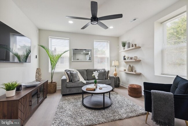 Building Photo - 1215 S 23rd St