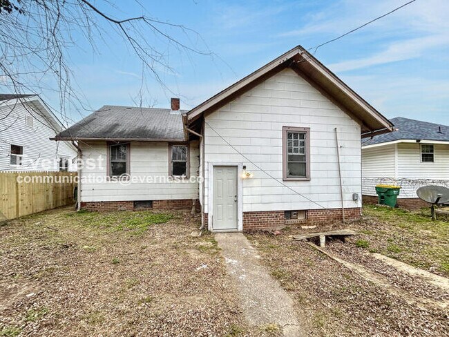 Foto del edificio - 802 E Broadway