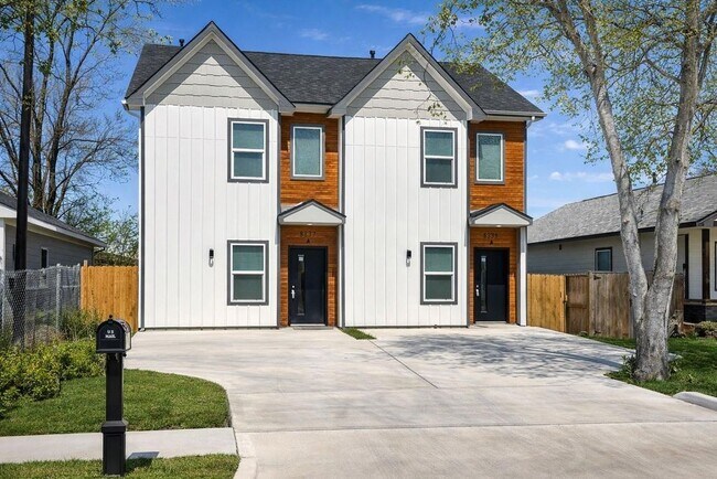 Building Photo - 8141 Jeffery St