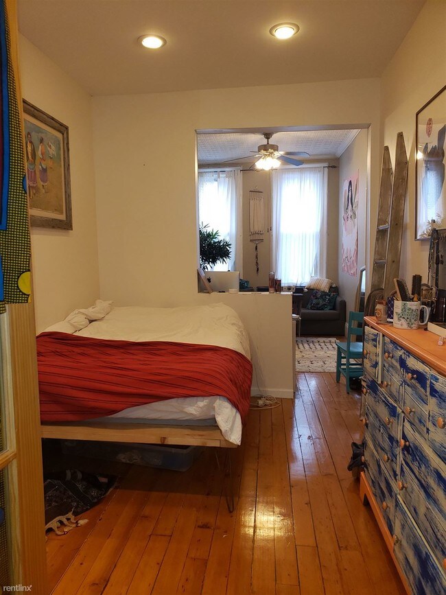 Building Photo - 1 br, 1 bath Apartment - 235 Devoe St