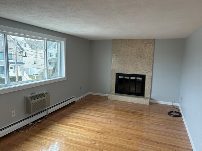 Foto del edificio - 52 Waltham St