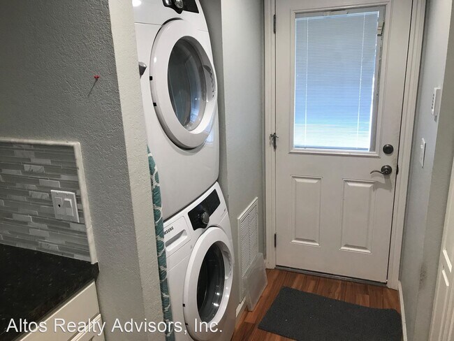 Foto del edificio - 2 br, 1.5 bath House - 4981 Ponderosa Terrace