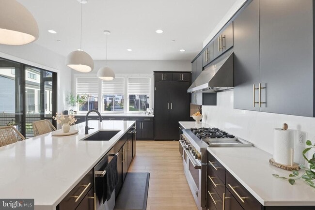 Building Photo - 9725 Lantana Wy