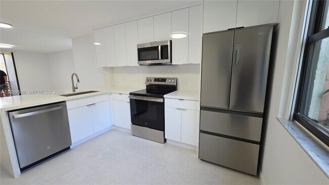 Foto del edificio - 10161 W Sunrise Blvd