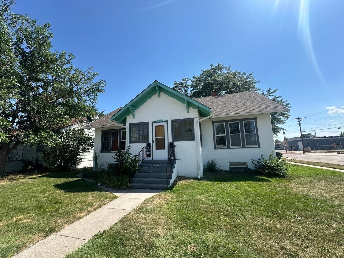 Foto principal - 1102 E 14th St