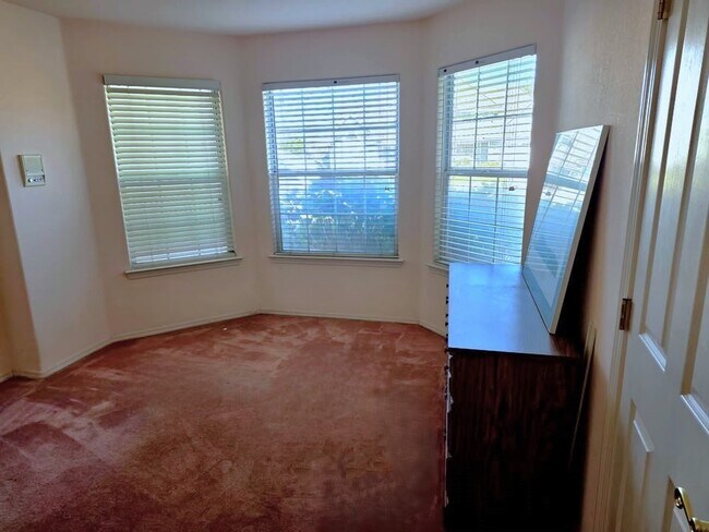 Foto del edificio - 746 Meridian Ct