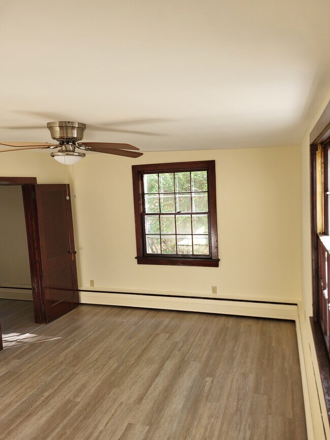 Foto del edificio - 48 Daniele Dr