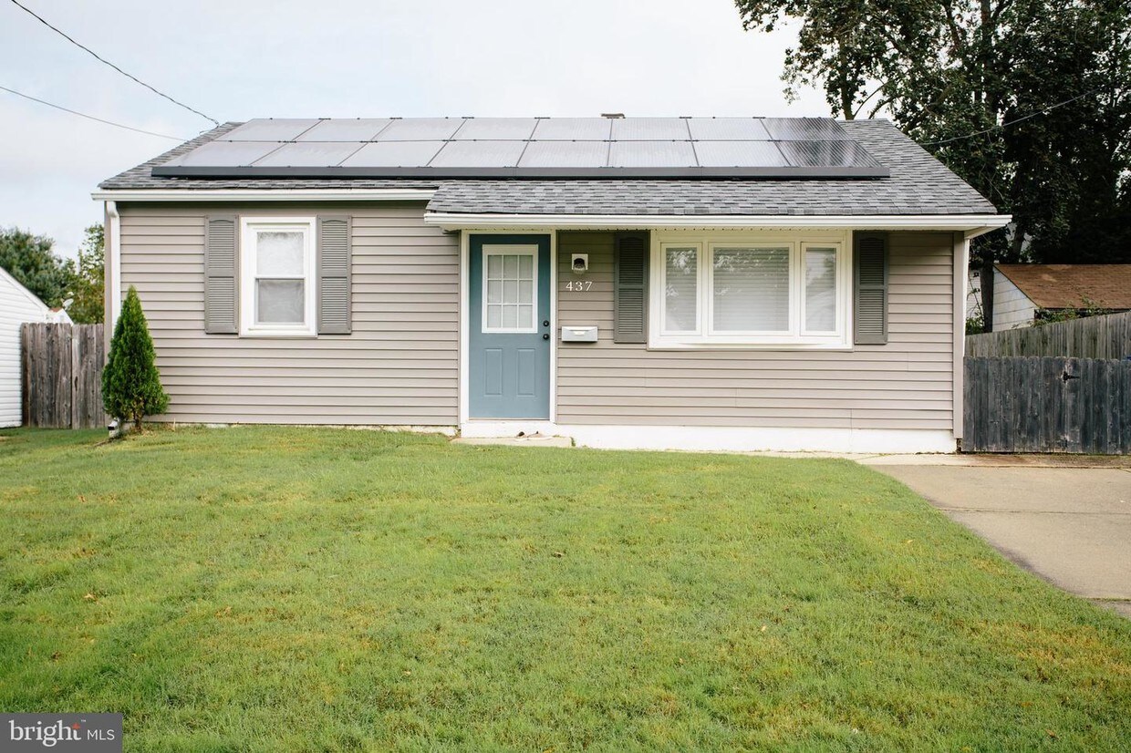 Primary Photo - 437 10th Ave