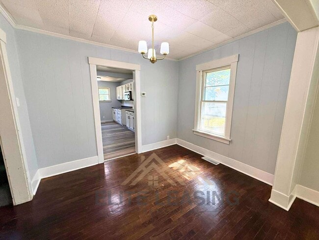 Building Photo - 1194 SW Woodward Ave