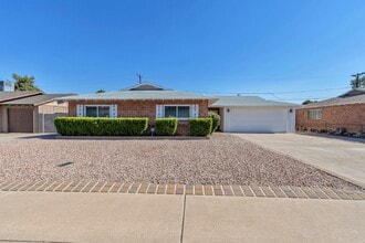 Building Photo - 8513 E Rancho Vista Dr
