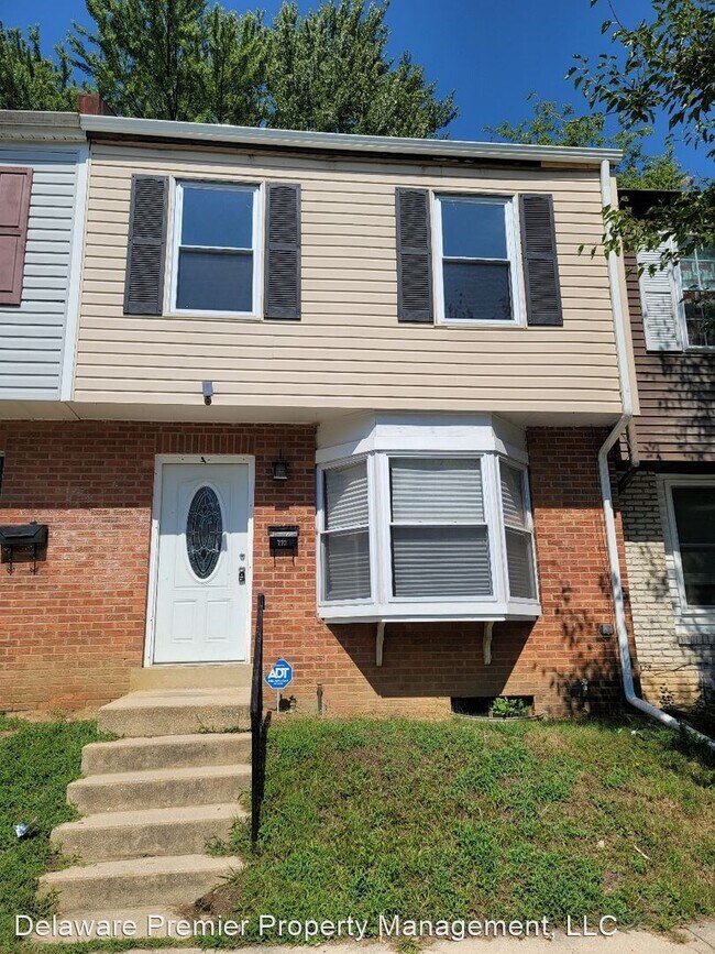 Building Photo - 3 br, 1 bath House - 111 Elliot Street