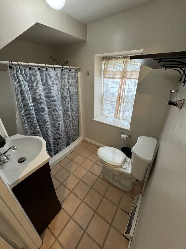 Building Photo - THREE BEDROOM HOME in Salisbury Schools