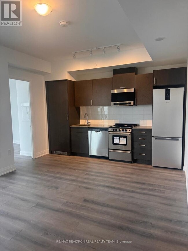 Building Photo - 412-412 Silver Maple Rd