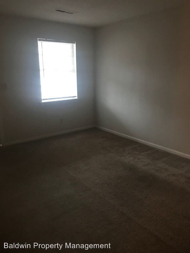 Building Photo - 854-876 Foxwood Pl