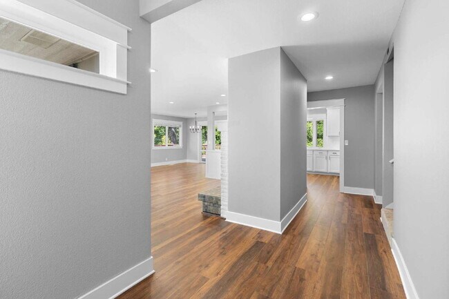 Foto del edificio - Beautiful Happy Valley Home; Large Lot; In...