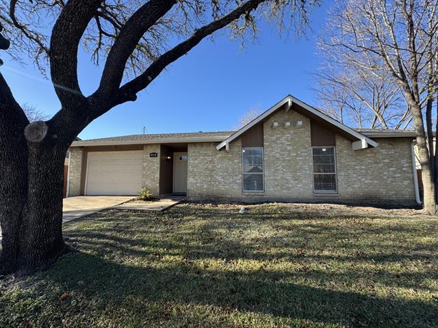 Building Photo - 3113 S Elm Dr