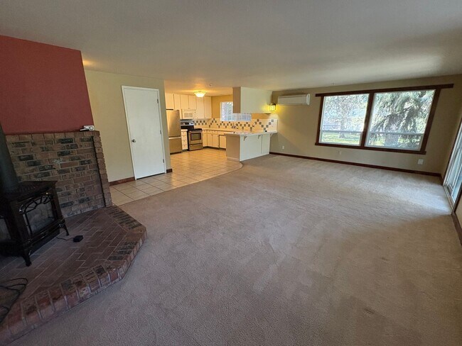 Building Photo - 20766 Canterbury Ct