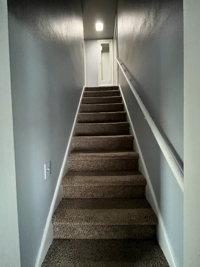 Foto del edificio - 3 Bedroom Single Family Home for Rent in Mattydale, NY