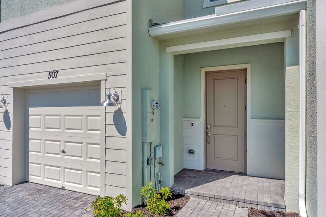 Building Photo - Modern Townhome @ Veranda Landing