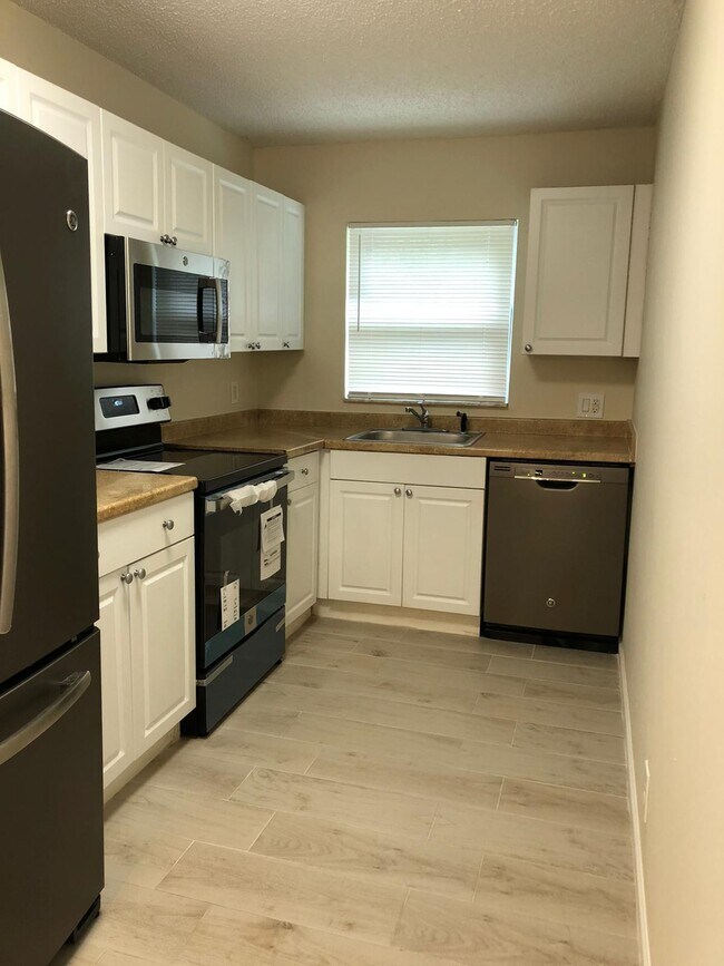 Building Photo - 5060 Sanctuary Way