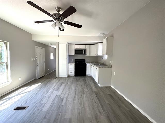 Building Photo - 87 Paris Dr