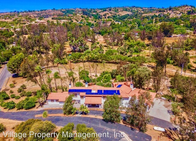 Foto del edificio - 3 br, 4.5 bath House - 3538 Gird Road