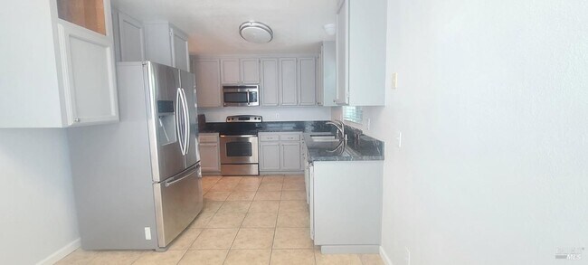 Foto del edificio - 1110 Albion Pl