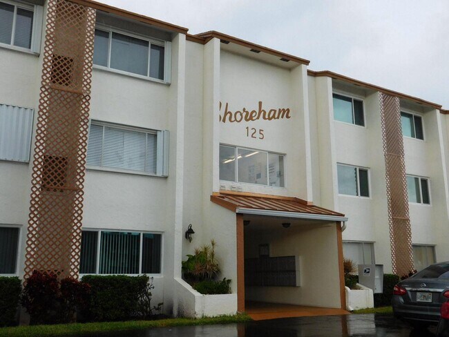 Foto del edificio - 125 Shore Ct