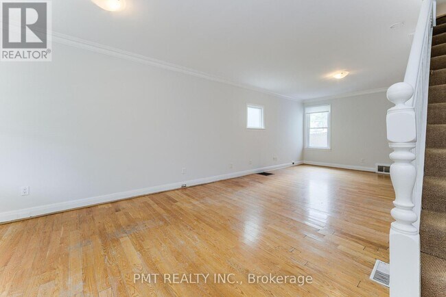 Building Photo - 615 Crawford St