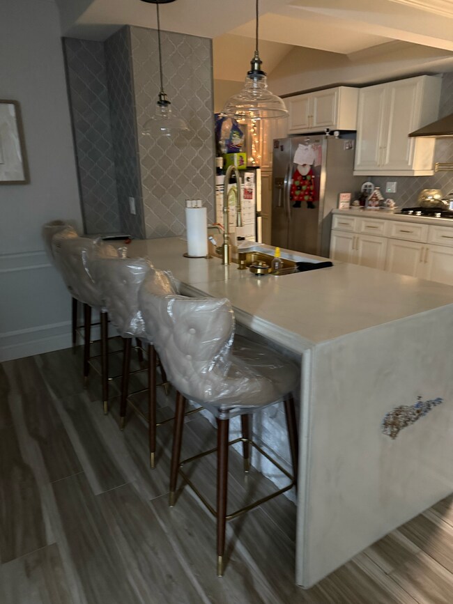 Isla de cocina - 2936 Lake Ave