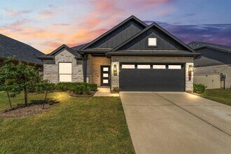 Building Photo - 40560 Goldeneye Pl