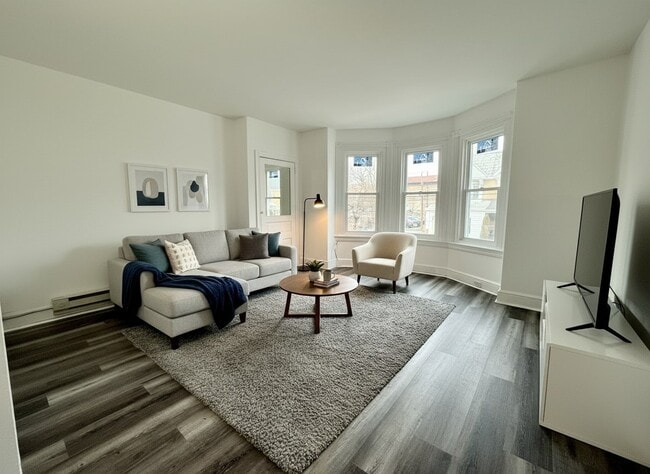 Photo - 636 W Lafayette St Apartment