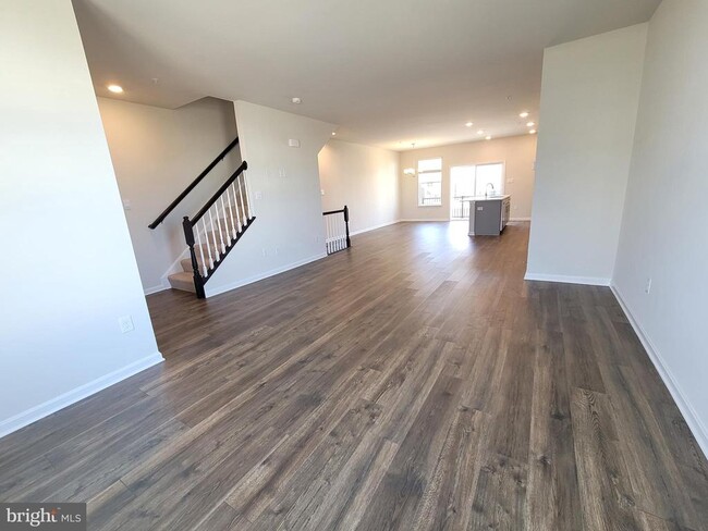 Building Photo - 762 Union St