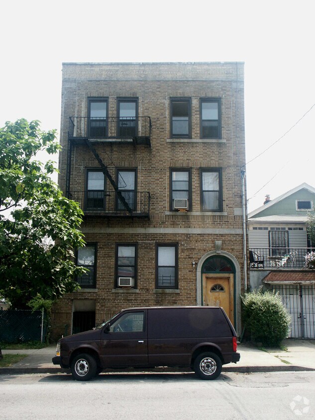 Primary Photo - 990 Arnow Ave