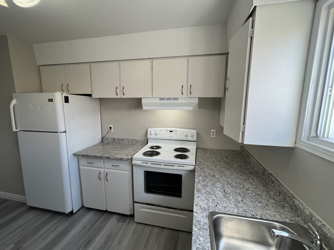 Building Photo - 34 Verdun St
