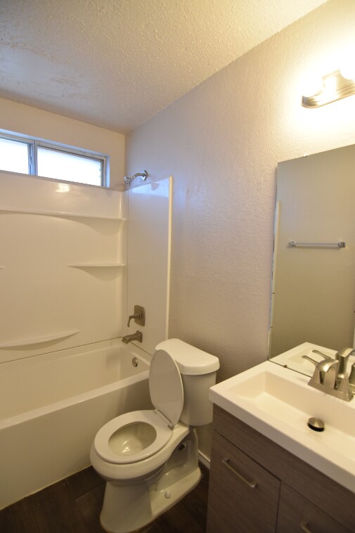 Foto del edificio - 3302 Rainforest Ln