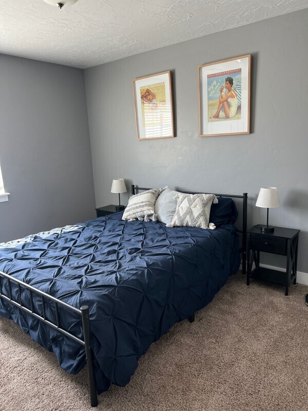 Foto del edificio - 7568 N Hutch Ln