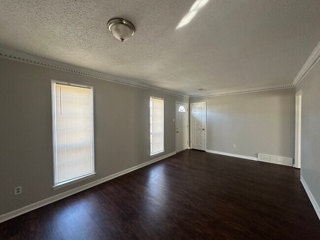 Building Photo - 2676 Dromedary Dr